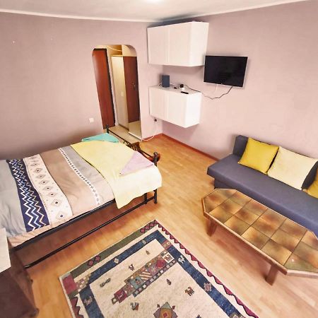 Cozy Studio Athenee Apartment Bukares Bagian luar foto