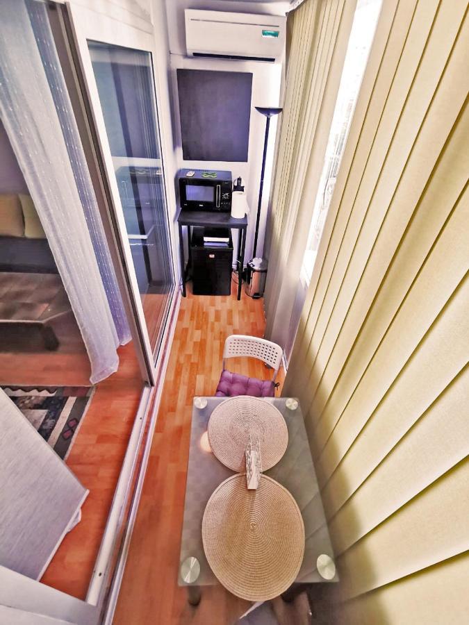 Cozy Studio Athenee Apartment Bukares Bagian luar foto